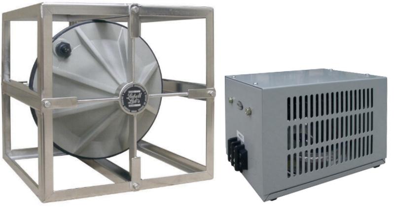 Transductor Lubell LL1424HP en una jaula de acero inoxidable junto a su caja de transformador AC1424HP